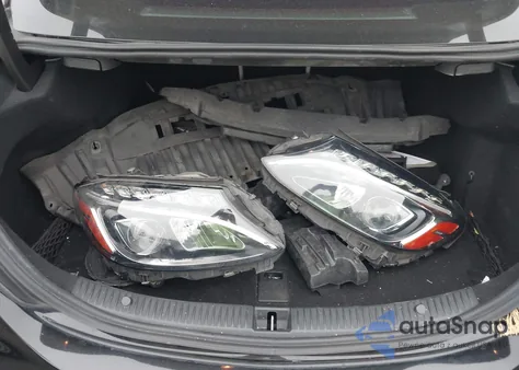 2015 Mercedes-Benz C 300 Sport 4Matic z USA, uszkodzony, nr VIN 55SWF4KB4FU007900